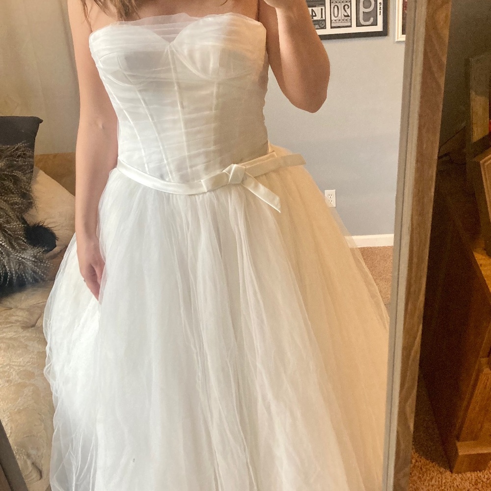 VERA WANG BALLGOWN size 4